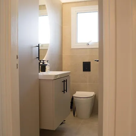 Delightful 1st Floor Xanthippis Apartment *