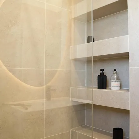 Delightful 1st Floor Xanthippis Apartment Strovolos