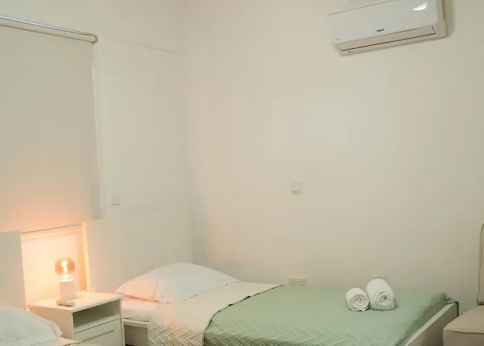 Delightful 1st Floor Xanthippis 公寓